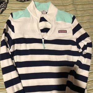 Women’s vineyard vine sweater size medium